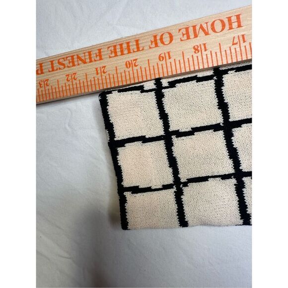 Gorgeous St. John Collection Black & Cream Checked Button Jacket, size 6 - Picture 9 of 10